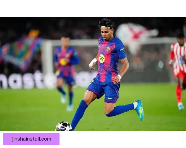 巴萨球员脚踩马竞球员脚踝无红牌 皇马队长妻子愤怒批评裁判偏袒